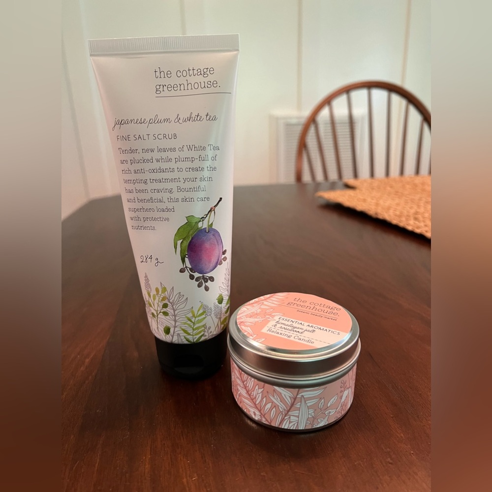 The Cottage Greenhouse Set Body Scrub and Candle NIP